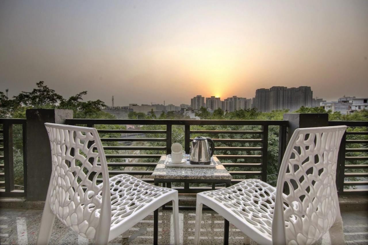 Hotel Premier Noida 135 Zewnętrze zdjęcie